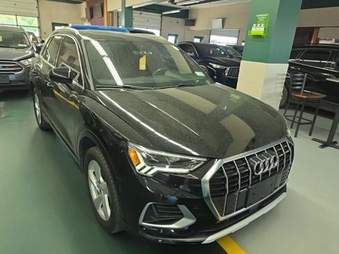 Used 2019 Audi Q3 2.0T Premium Plus AWD/4WD image 3