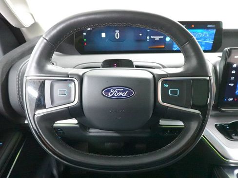 Certified 2025 Ford Expedition Platinum AWD/4WD image 18