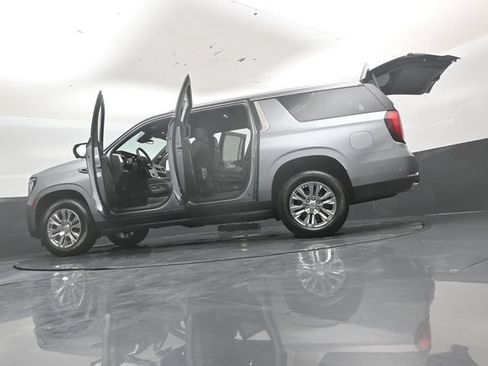 Used 2025 GMC Yukon XL Denali AWD/4WD image 57