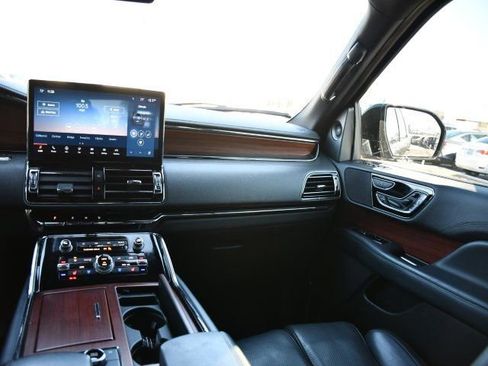 Used 2023 Lincoln Navigator L Reserve image 23