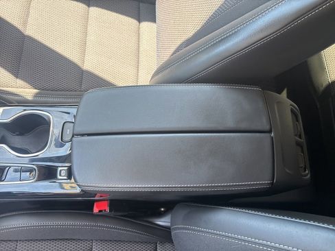 Used 2022 Buick Envision Preferred image 36