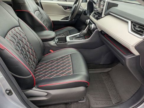 Used 2024 Toyota RAV4 XLE w/ Convenience Package image 31