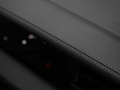 New 2025 Porsche Taycan 4S image 24