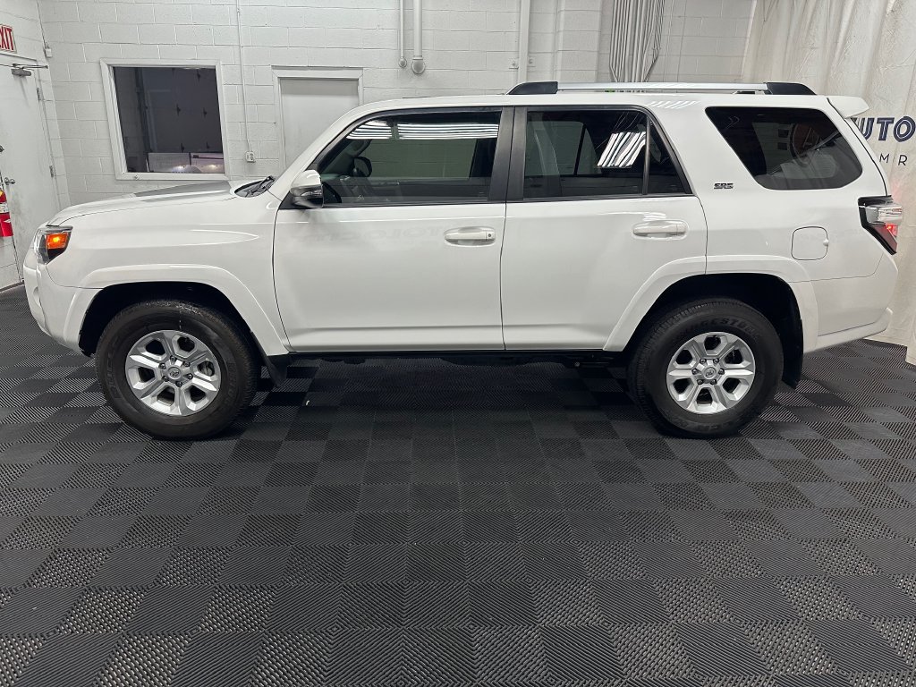 Used 2023 Toyota 4Runner SR5 Premium w/ Moonroof Package AWD/4WD image 6