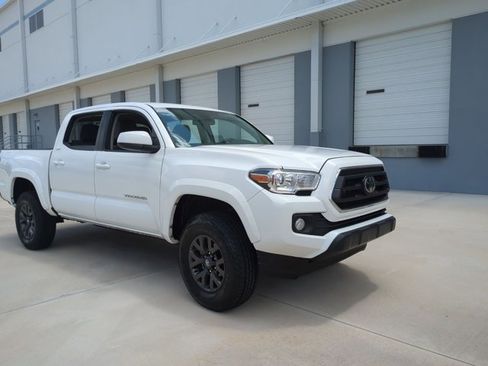 Used 2023 Toyota Tacoma SR5 RWD image 3