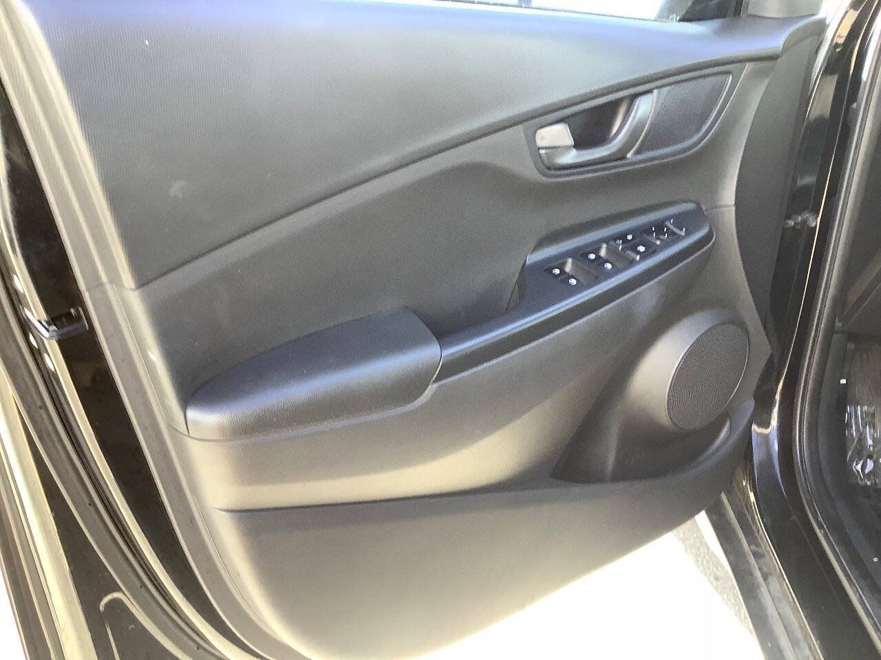 Used 2022 Hyundai Kona SEL AWD/4WD image 27