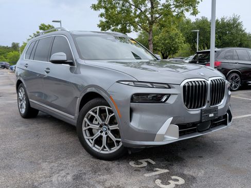 Used 2024 BMW X7 xDrive40i w/ Executive Package image 2