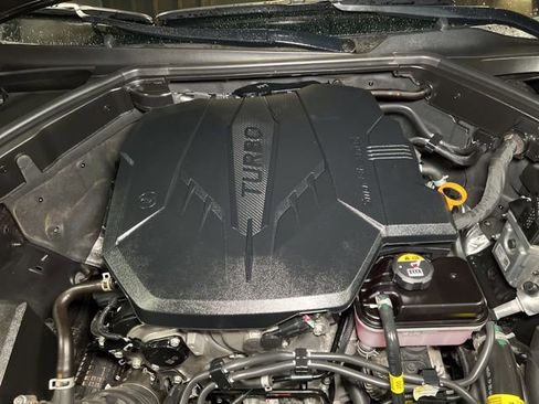 Used 2025 Genesis G70 2.5T image 17