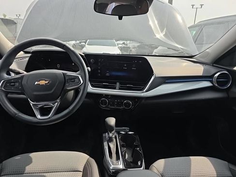 Used 2025 Chevrolet Trax LT w/ Driver Confidence Package FWD image 15
