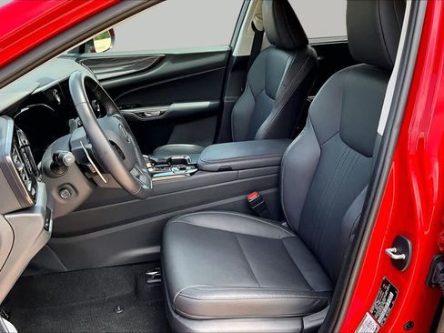 Used 2025 Lexus NX 250 FWD w/ Accessory Package (Z1) image 8