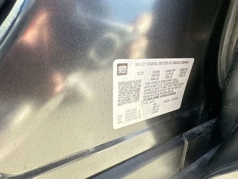 Used 2022 Chevrolet Equinox RS w/ Infotainment Package image 34