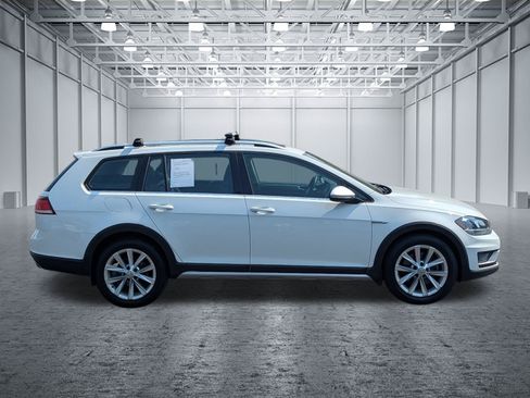 Used 2018 Volkswagen Golf Alltrack AWD/4WD image 6