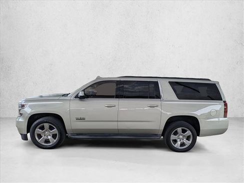 Used 2015 Chevrolet Suburban LT w/ Luxury Package image 9