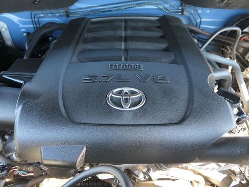 Used 2021 Toyota Tundra SR5 w/ SR5 Upgrade Package image 27