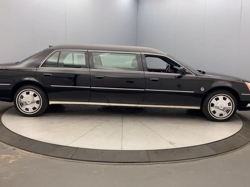 Used 2009 Cadillac DTS Limousine FWD image 6