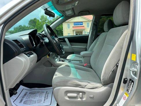 Used 2011 Toyota Highlander 2WD w/ Tech Pkg image 20
