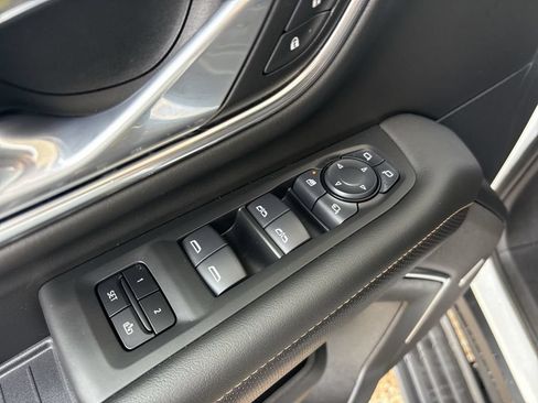 Certified 2024 GMC Yukon XL AT4 w/ AT4 Premium Plus Package AWD/4WD image 24