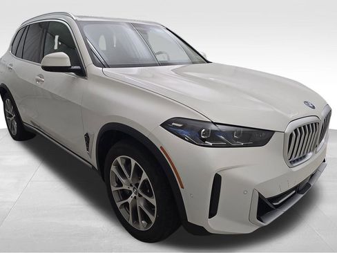 New 2026 BMW X5 xDrive50e AWD/4WD image 2