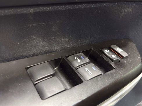 Used 2018 Toyota Tundra Platinum AWD/4WD image 16