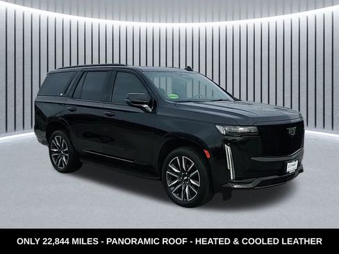 Used 2021 Cadillac Escalade Sport image 3