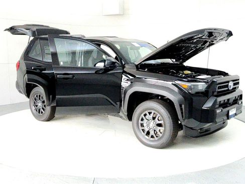 New 2025 Toyota 4Runner SR5 image 12