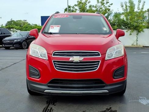 Used 2015 Chevrolet Trax LT w/ LT Sun and Sound Package FWD image 2