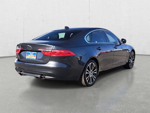 Used 2019 Jaguar XF Prestige image 5