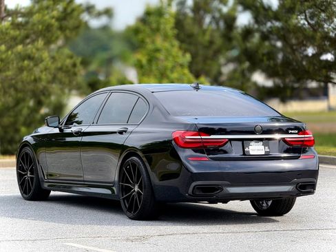Used 2019 BMW 740i w/ Executive Package RWD image 10