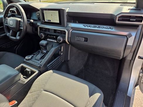 Used 2025 Toyota Tacoma SR5 AWD/4WD image 23