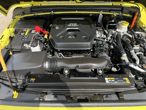 Used 2023 Jeep Wrangler Sahara image 30