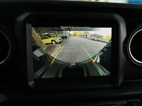 Used 2022 Jeep Wrangler Unlimited Sahara w/ Cold Weather Group AWD/4WD image 38