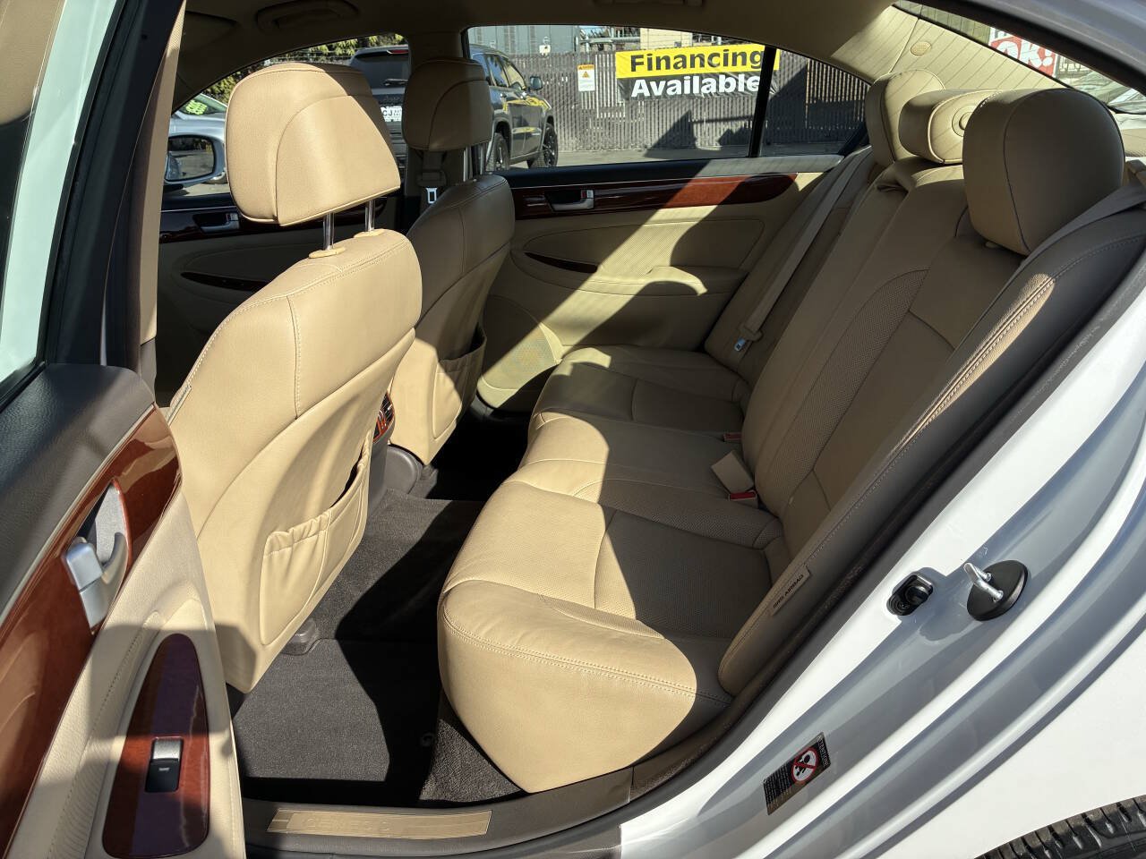 Used 2013 Hyundai Genesis 3.8 RWD image 4