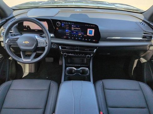Used 2025 Chevrolet Traverse LT w/ Driver Confidence Package FWD image 15