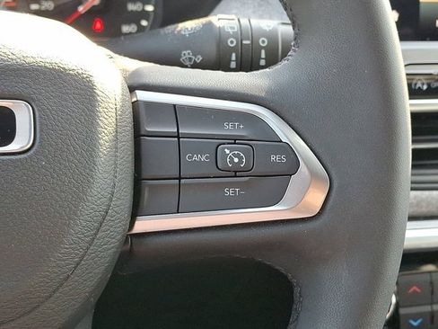 Certified 2023 Jeep Compass Latitude w/ Convenience Group image 25