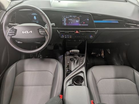Certified 2024 Kia Niro EX image 24