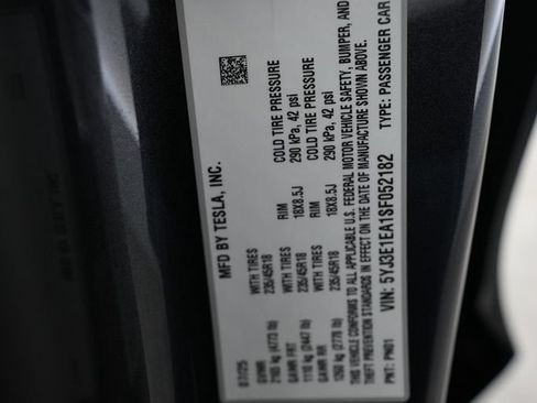 Used 2025 Tesla Model 3 Long Range RWD image 26