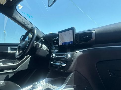 Used 2020 Ford Explorer XLT w/ Equipment Group 202A RWD image 28