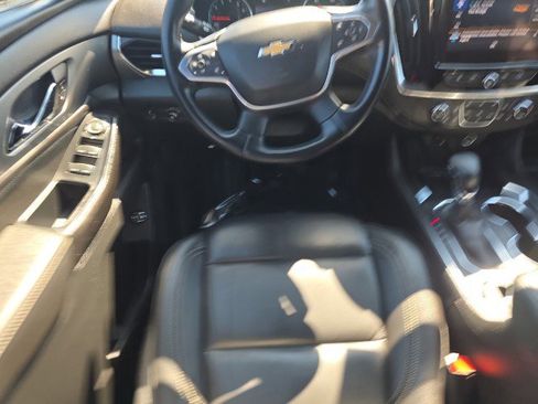 Used 2023 Chevrolet Traverse LT image 18
