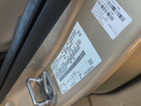 Used 2017 Ford Escape Titanium image 21