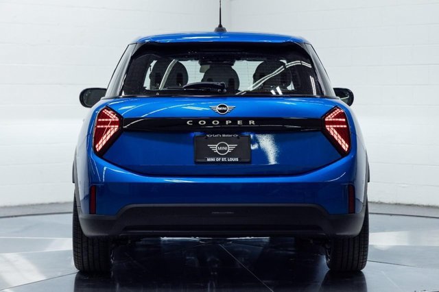 Certified 2026 MINI Cooper 4-Door Hardtop FWD image 7