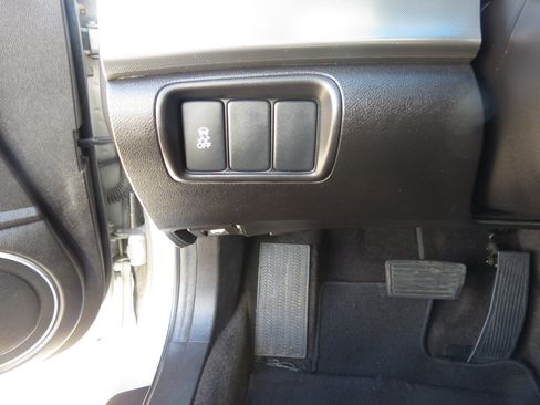 Used 2011 Acura TL w/ Technology Package FWD image 11