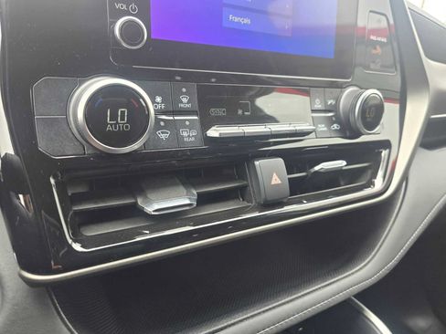 Used 2023 Toyota Highlander LE FWD image 31