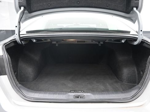Used 2024 Nissan Altima 2.5 SV FWD image 25