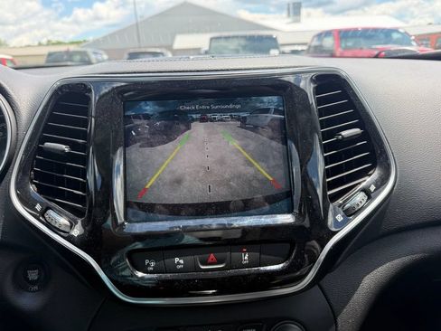 Used 2021 Jeep Cherokee Limited w/ Elite Package AWD/4WD image 14