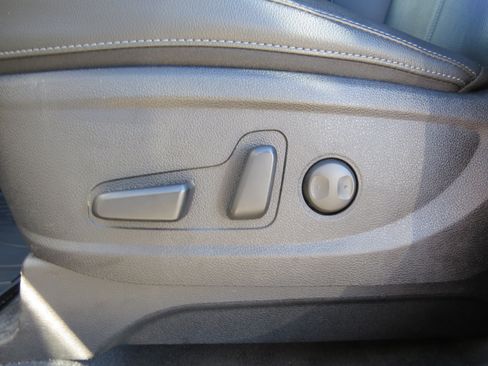 Used 2022 Kia Telluride EX w/ Towing Package image 18