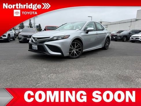 Used 2021 Toyota Camry SE w/ Cold Weather Package AWD/4WD image 3