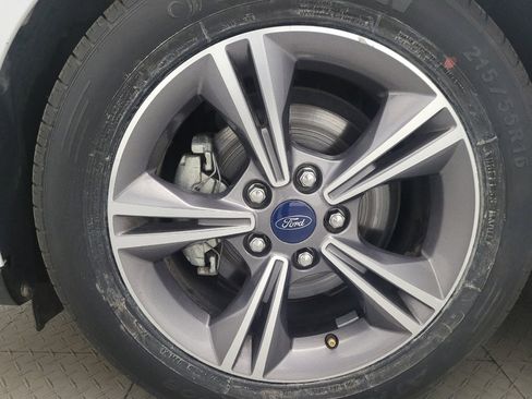 Used 2018 Ford Focus SE w/ SE Appearance Package FWD image 31