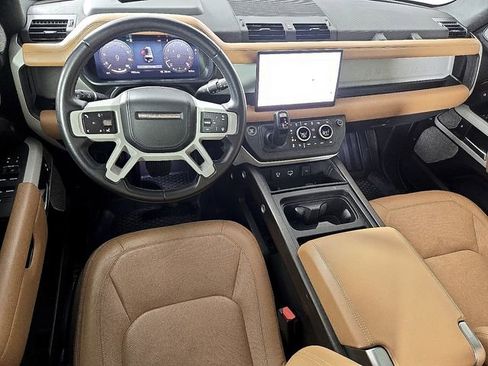 Used 2023 Land Rover Defender 130 SE image 11