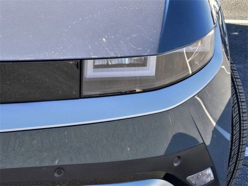 Certified 2025 Hyundai Ioniq 5 SE image 10