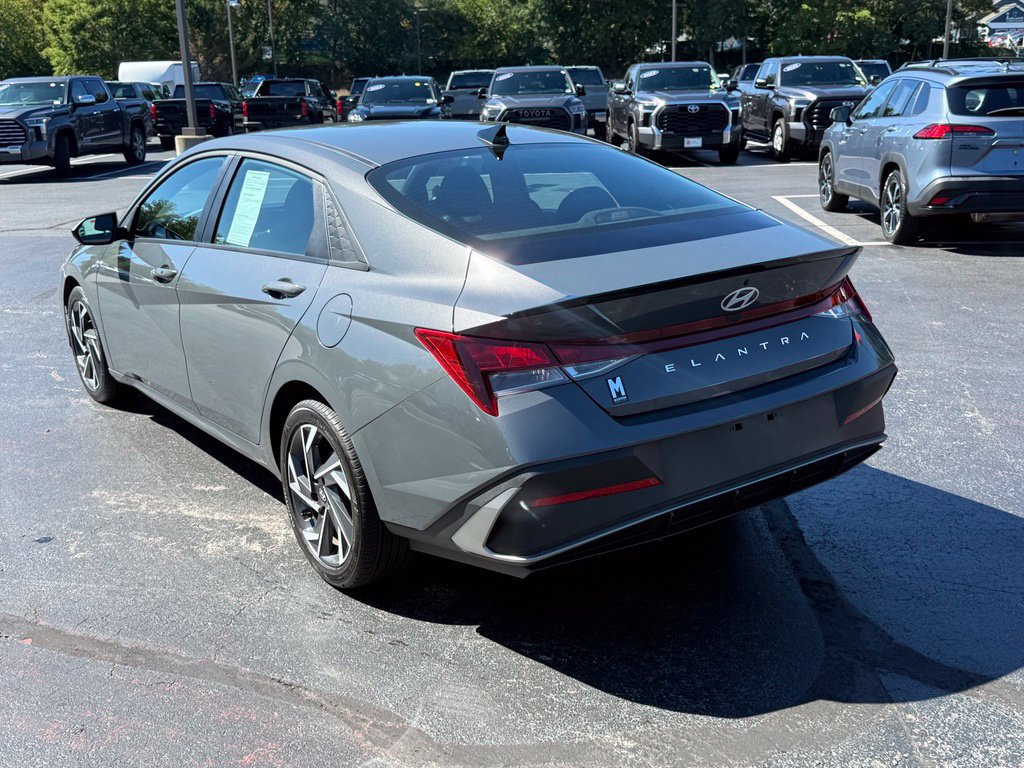 Used 2025 Hyundai Elantra Sport FWD image 5